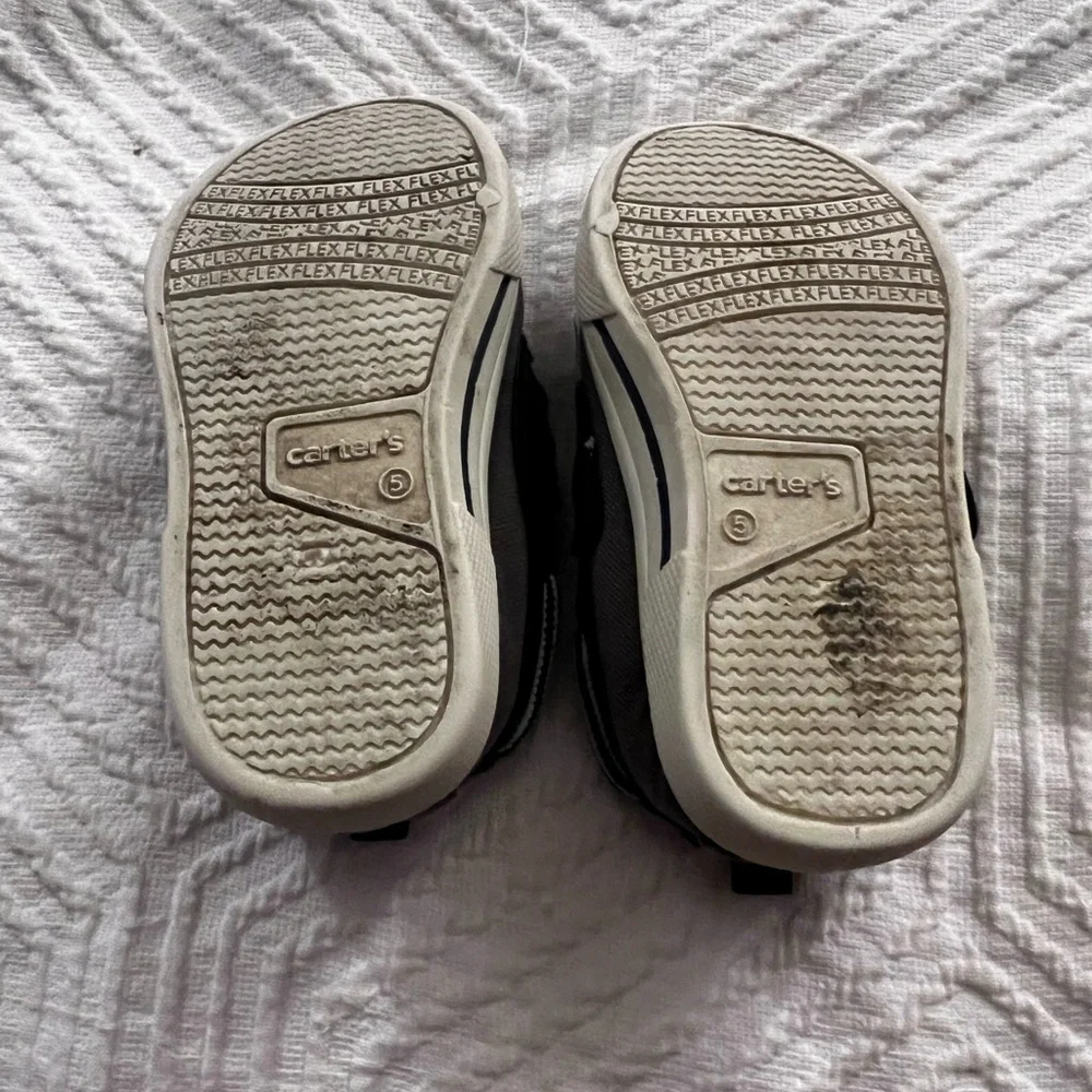 Carter’s size 5 Boat Shoes‎
